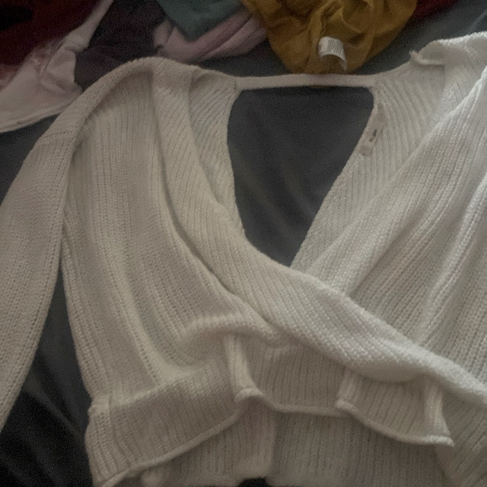 Mi Ami sweater! Dips in front and back for maximum sexiness 😊